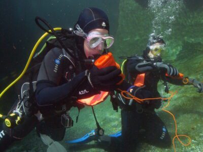 Advanced Diver trainieren das SMB Handling