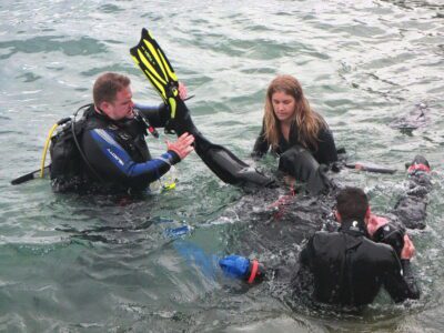Rettungsübung beim PADI Rescue Diver