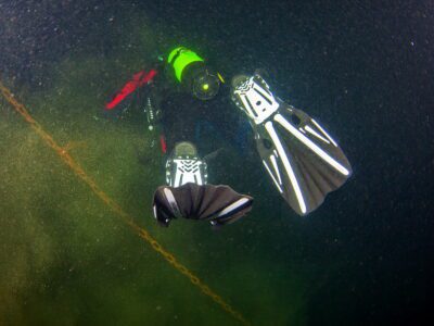 PADI Deep Diver taucht in die Tiefe